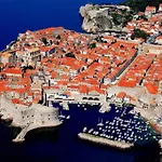 Dubrovnik Throne Suite I