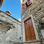 Dubrovnik Throne Suite I
