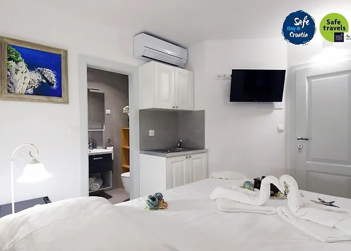 Dubrovnik Throne Suite I